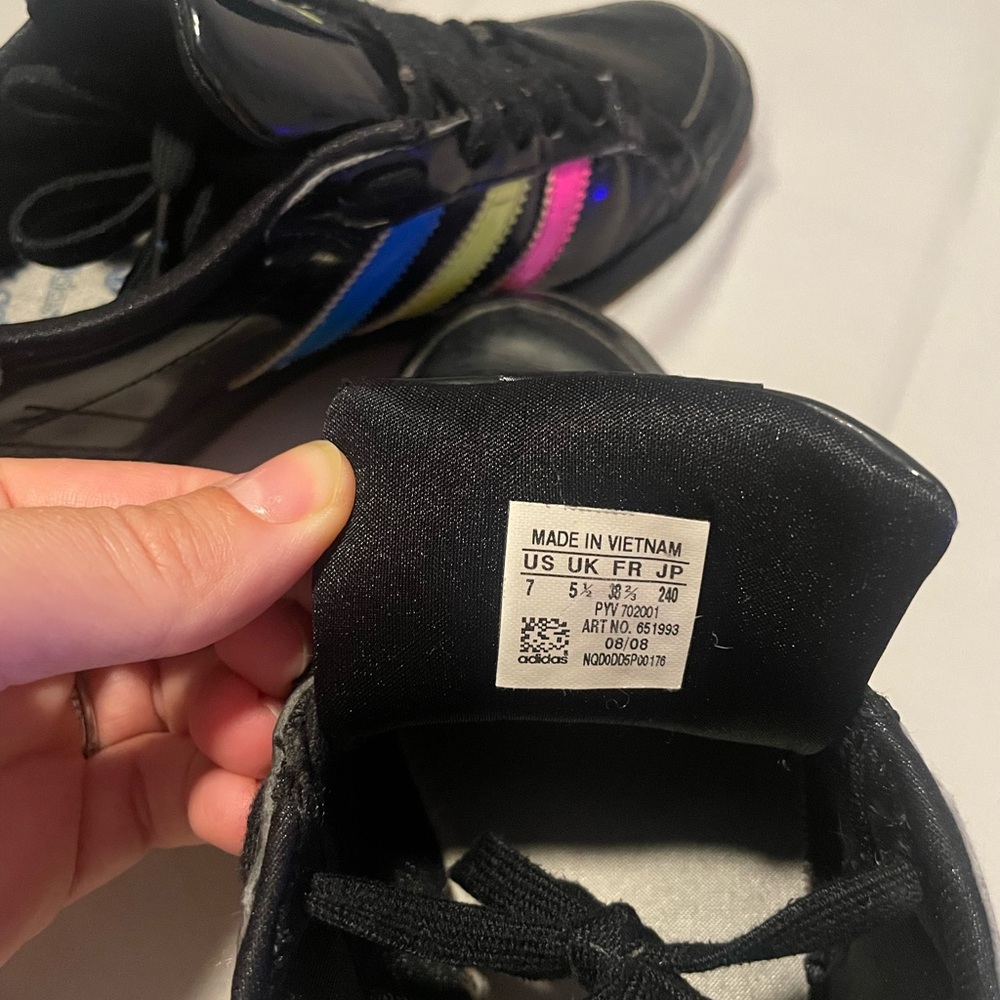 Adidas Women’s Sleek Black Patent Sneakers with Colored Stripes Vintage Size 7 - Picture 7 of 9